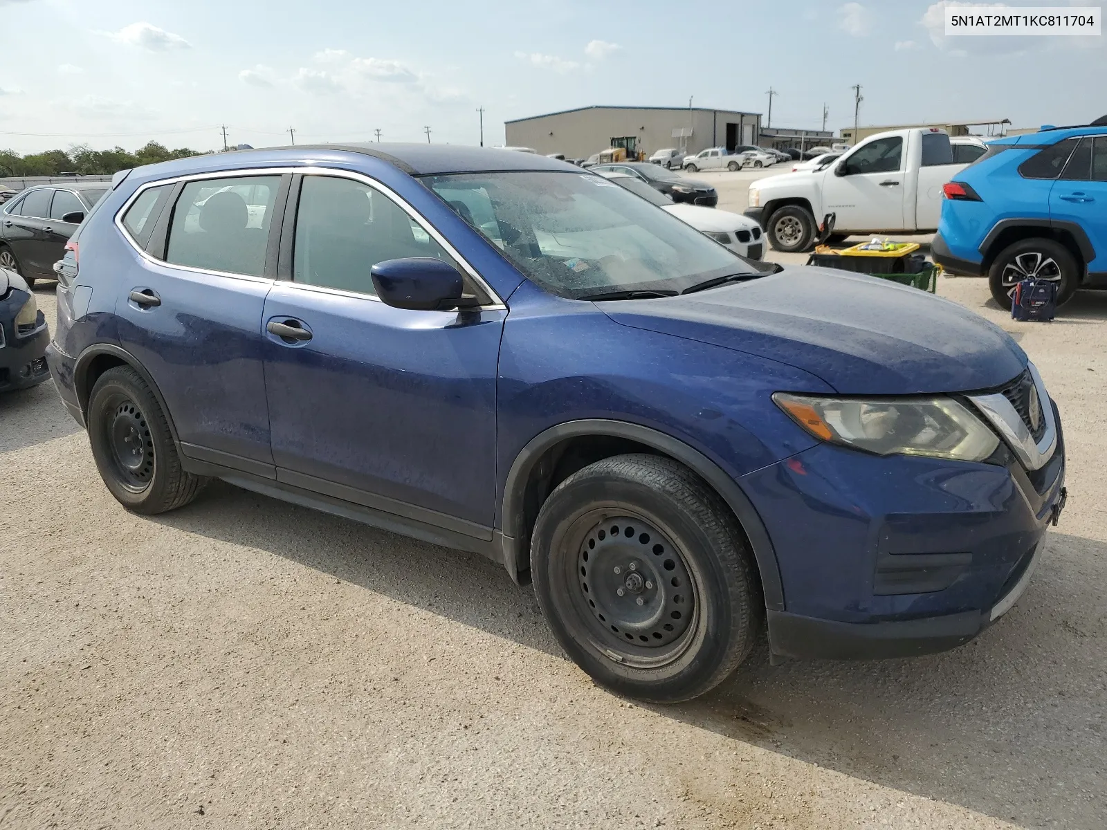 2019 Nissan Rogue S VIN: 5N1AT2MT1KC811704 Lot: 68833594