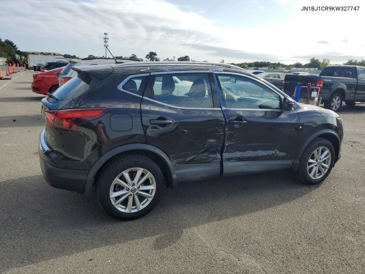 JN1BJ1CR9KW327747 2019 Nissan Rogue Sport S