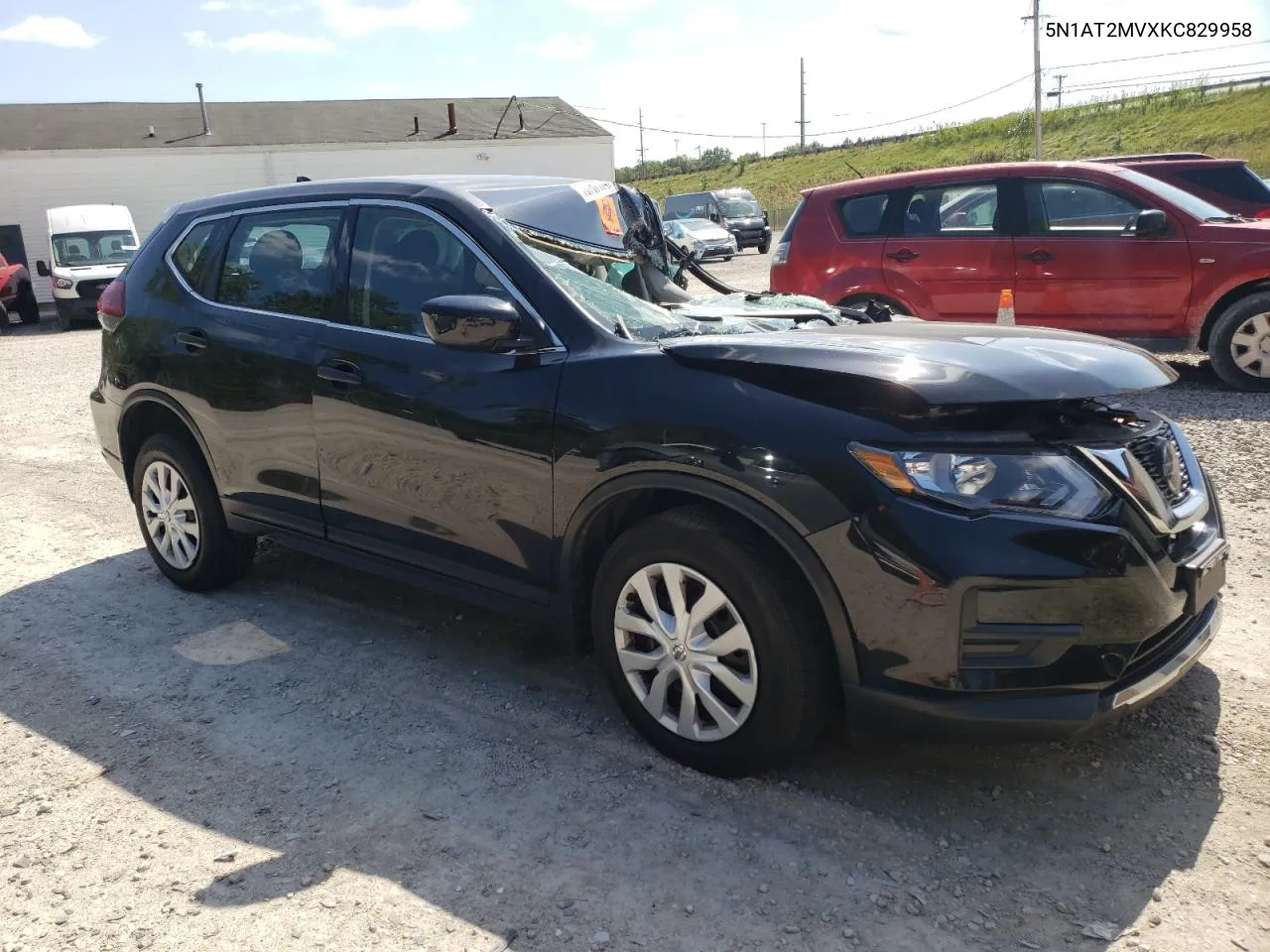 2019 Nissan Rogue S VIN: 5N1AT2MVXKC829958 Lot: 70767174