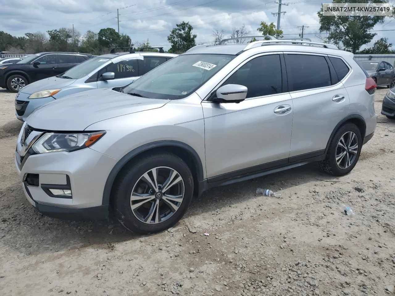 2019 Nissan Rogue S VIN: JN8AT2MT4KW257419 Lot: 70900314