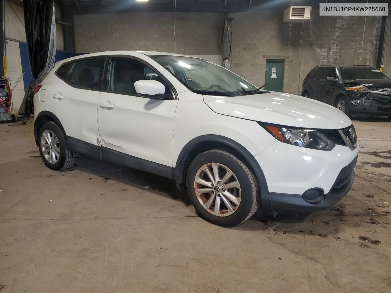 JN1BJ1CP4KW225660 2019 Nissan Rogue Sport S