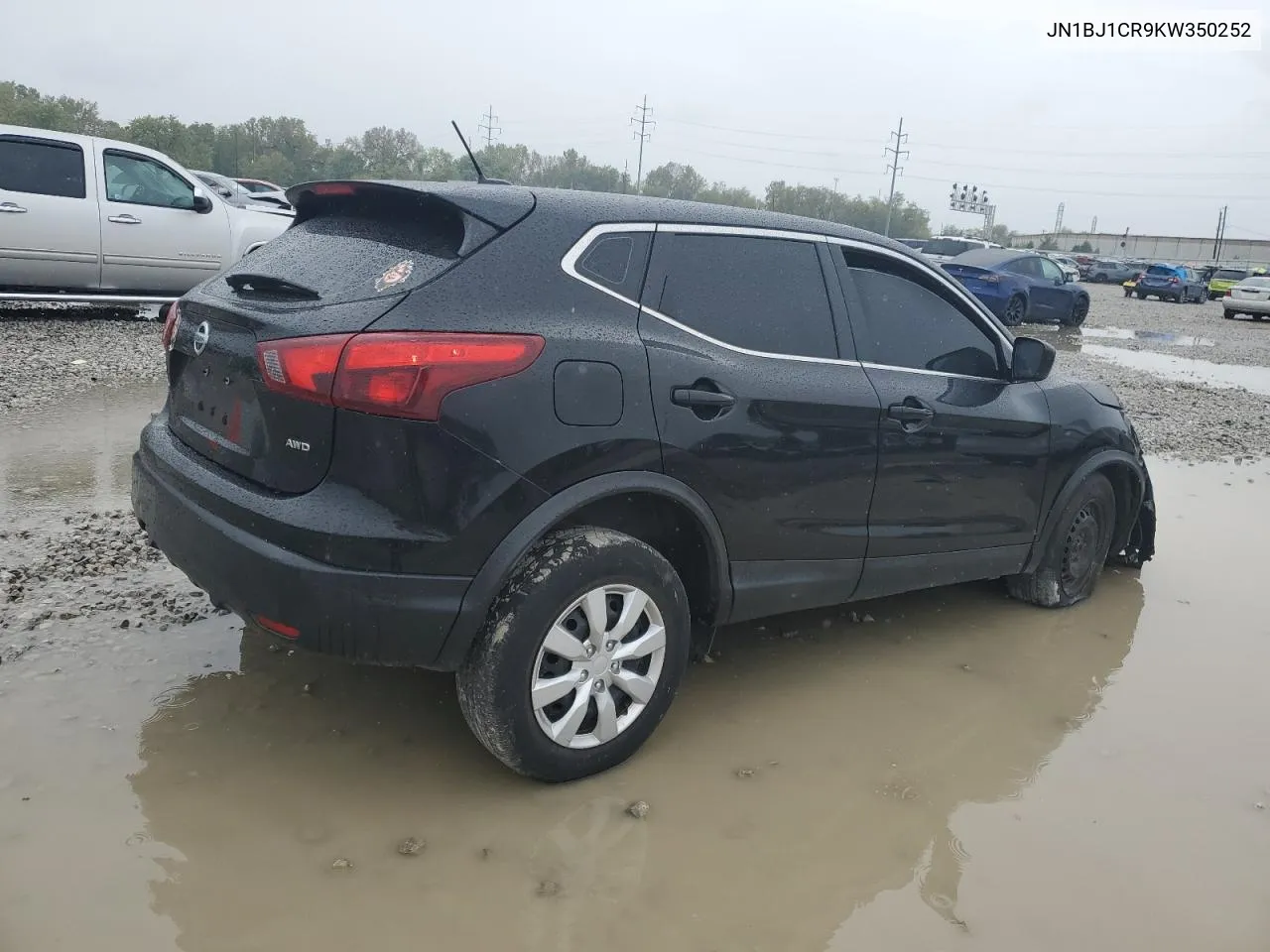 JN1BJ1CR9KW350252 2019 Nissan Rogue Sport S