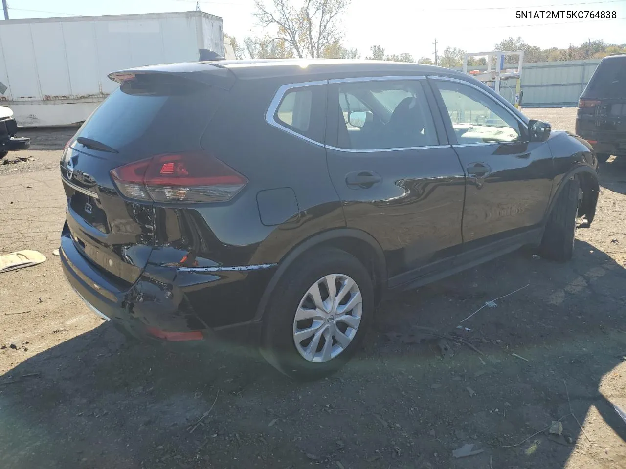 2019 Nissan Rogue S VIN: 5N1AT2MT5KC764838 Lot: 76422404