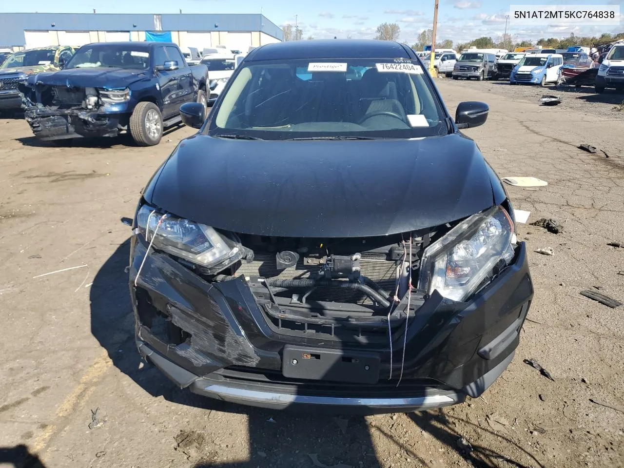 2019 Nissan Rogue S VIN: 5N1AT2MT5KC764838 Lot: 76422404