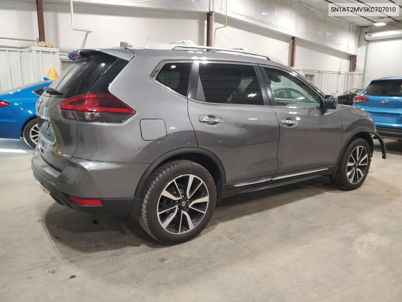 2019 Nissan Rogue S VIN: 5N1AT2MV5KC707010 Lot: 77323654