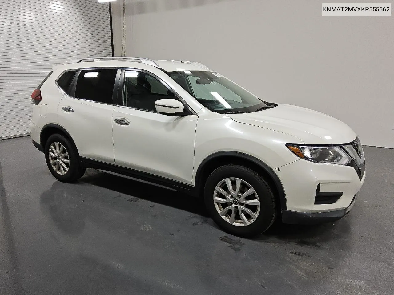 2019 Nissan Rogue S VIN: KNMAT2MVXKP555562 Lot: 77439424