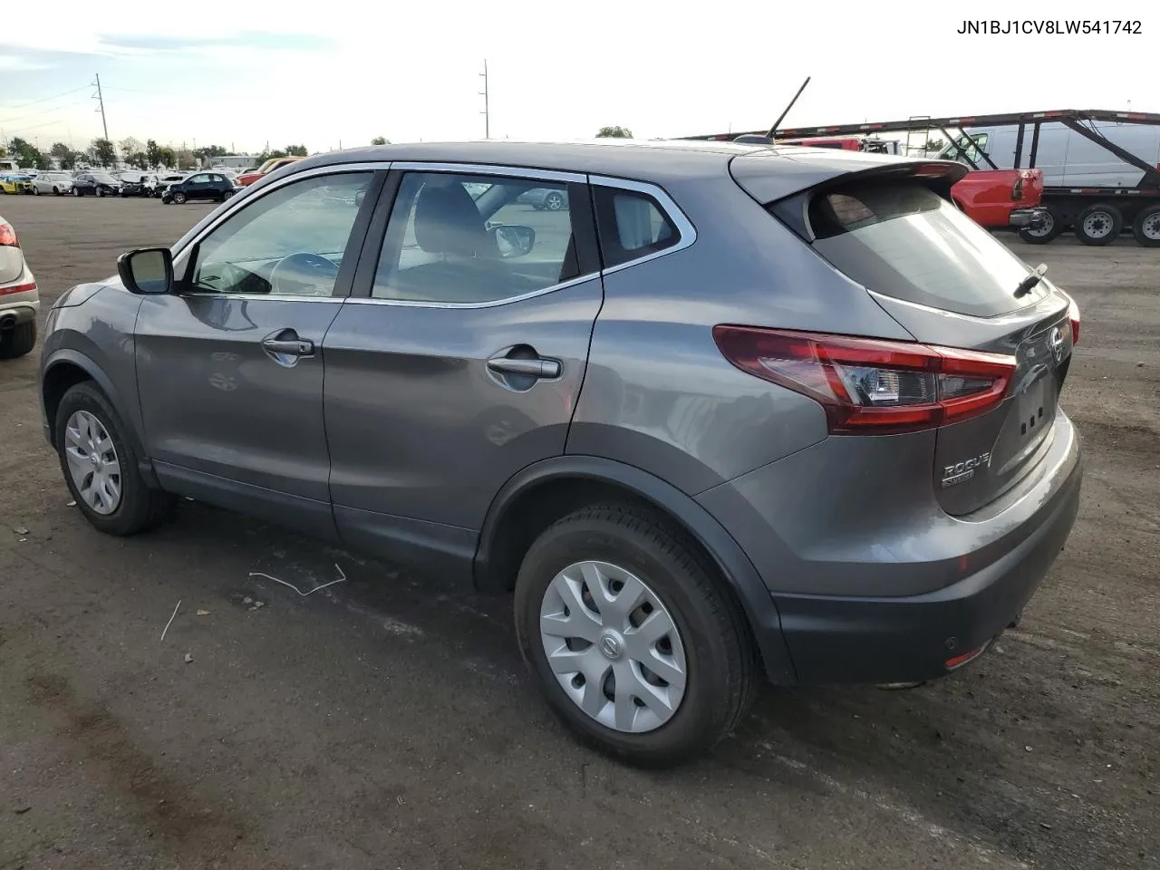 JN1BJ1CV8LW541742 2020 Nissan Rogue Sport S