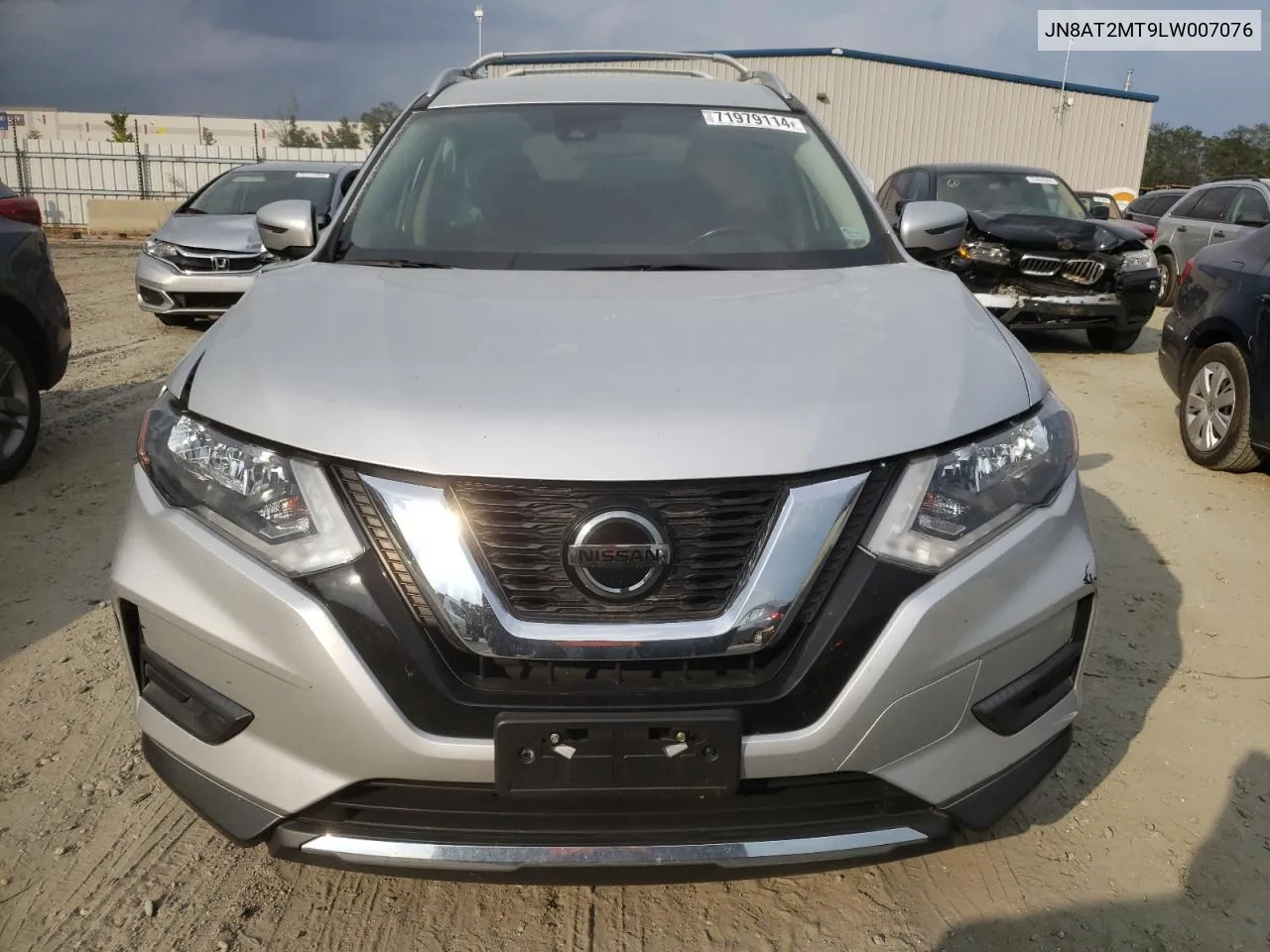 2020 Nissan Rogue S VIN: JN8AT2MT9LW007076 Lot: 71979114