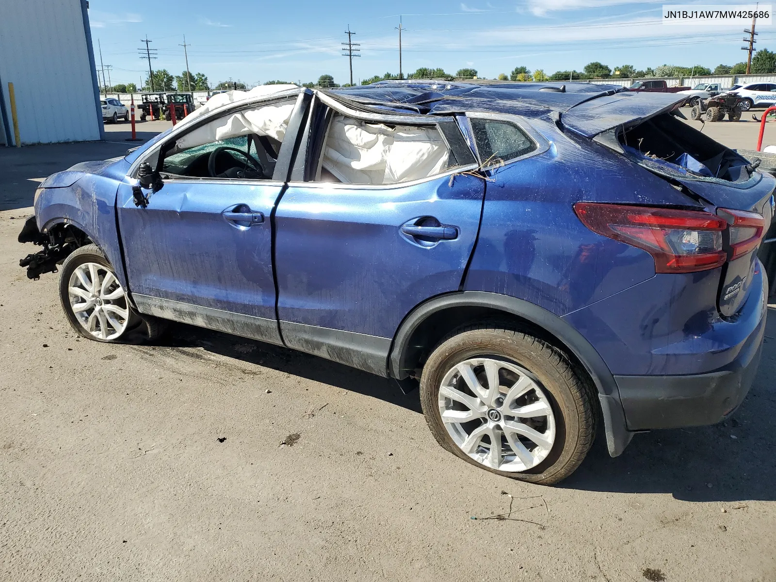 2021 Nissan Rogue Sport S VIN: JN1BJ1AW7MW425686 Lot: 61169594