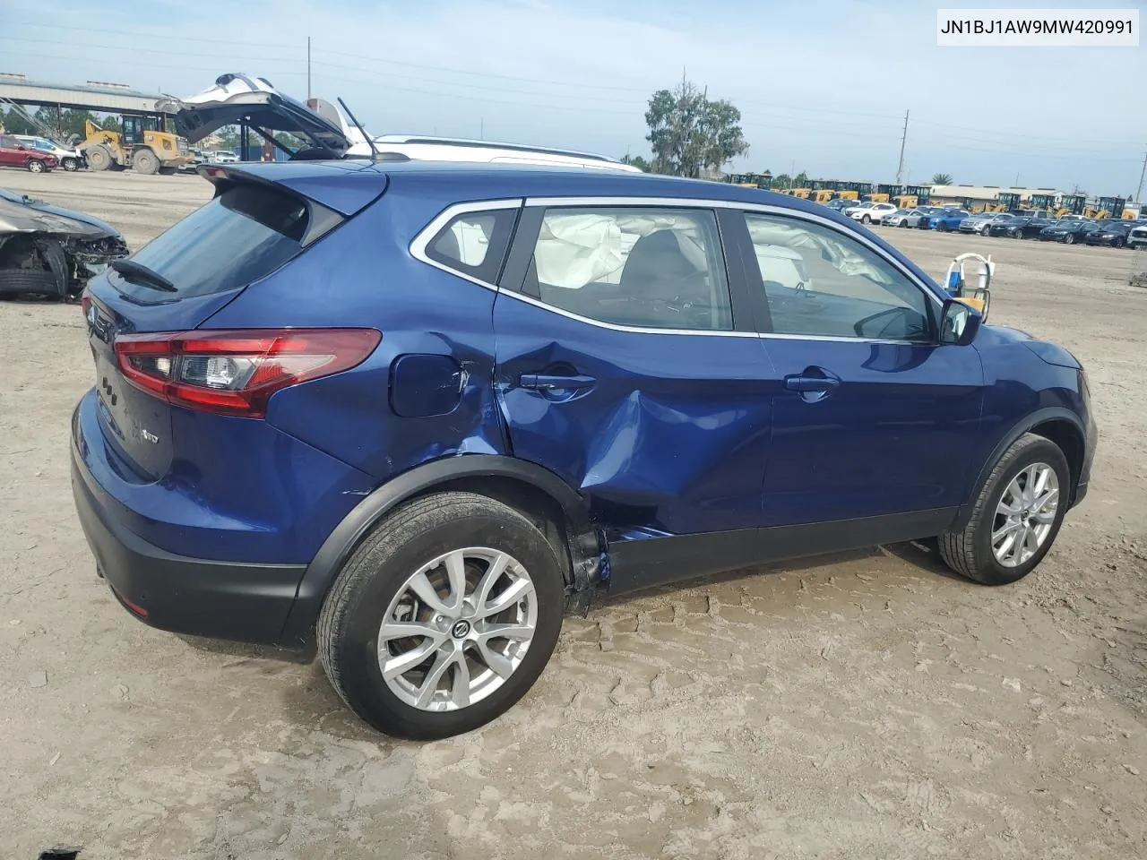 JN1BJ1AW9MW420991 2021 Nissan Rogue Sport S