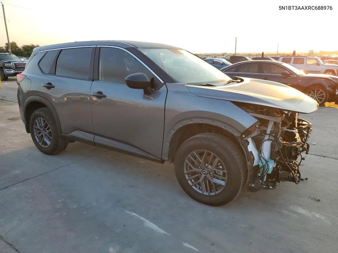 5N1BT3AAXRC688976 2024 Nissan Rogue S