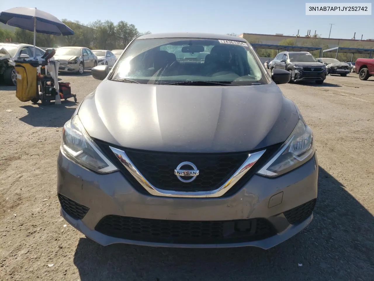 2018 Nissan Sentra S VIN: 3N1AB7AP1JY252742 Lot: 74361354