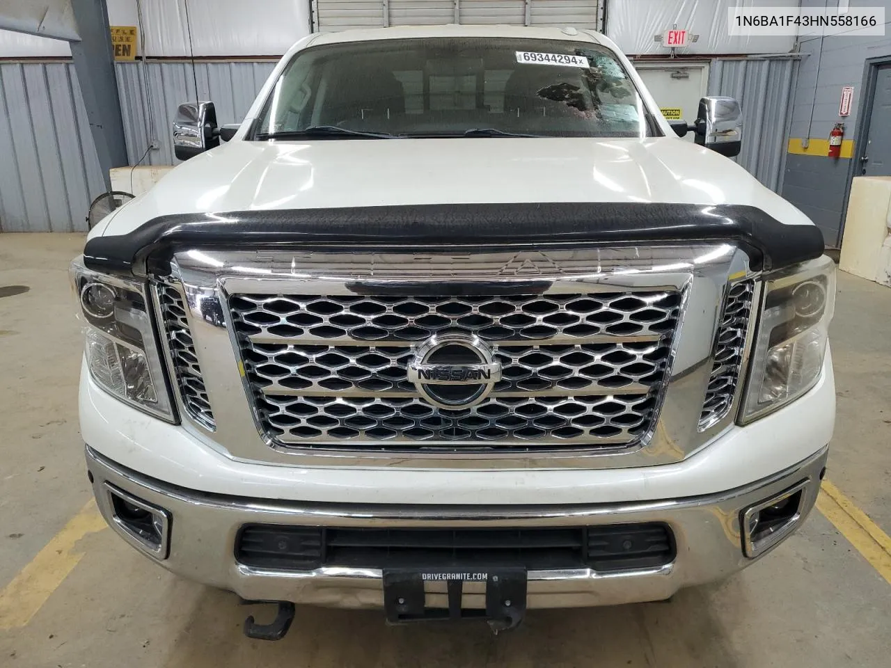 1N6BA1F43HN558166 2017 Nissan Titan Xd Sl