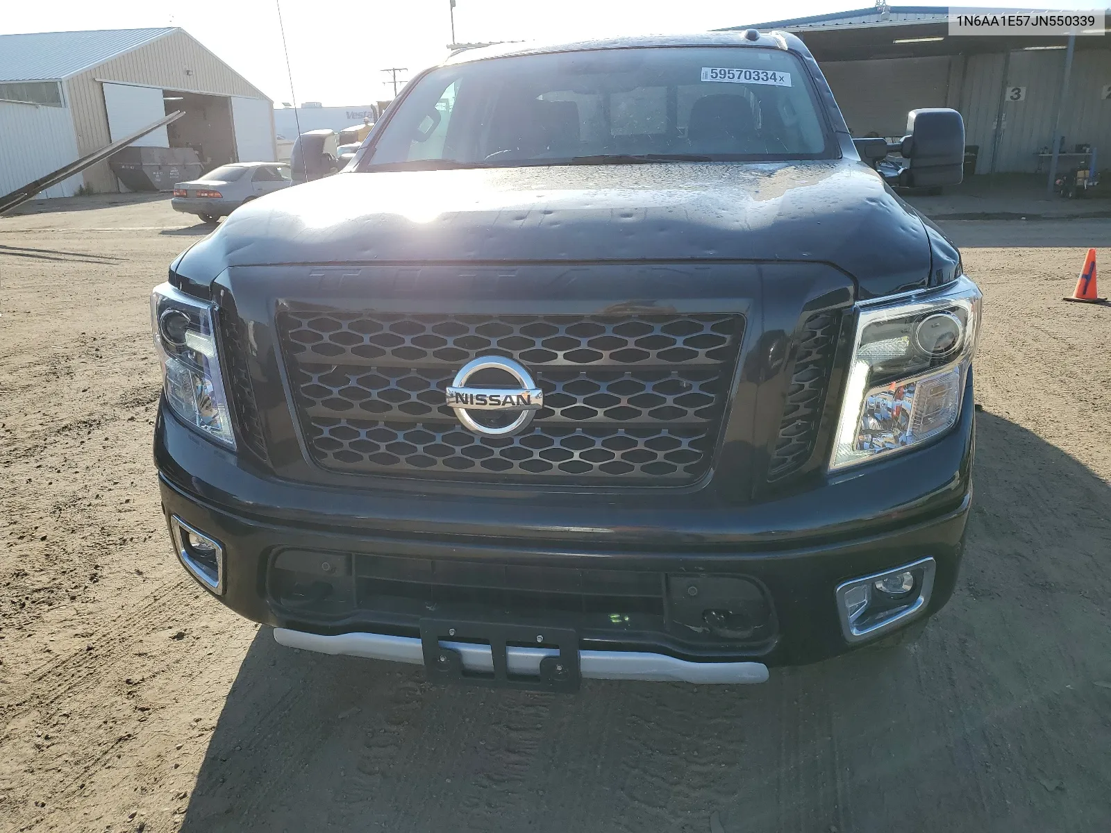 1N6AA1E57JN550339 2018 Nissan Titan Sv