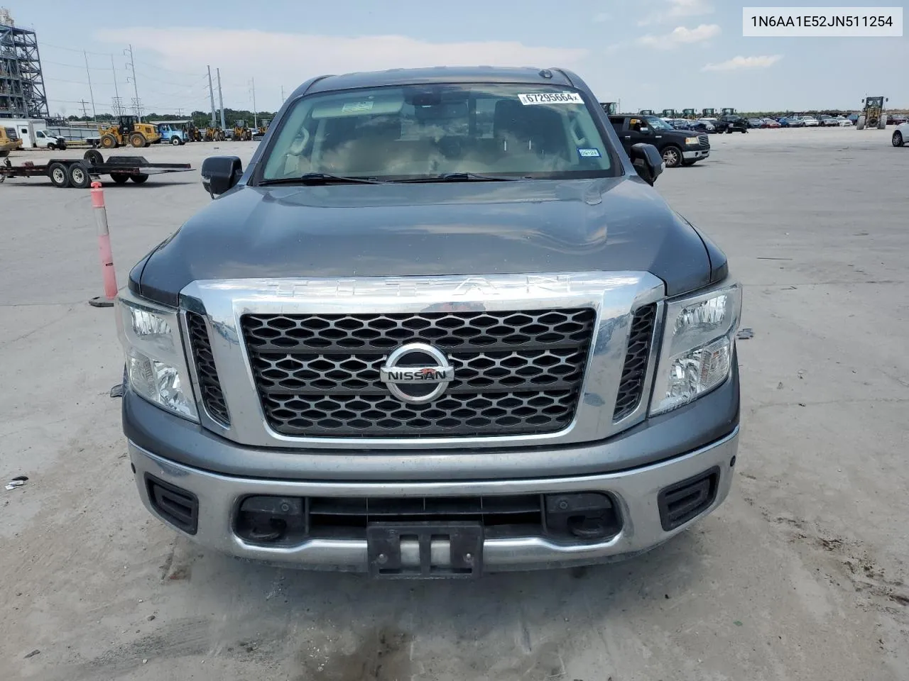 1N6AA1E52JN511254 2018 Nissan Titan Sv