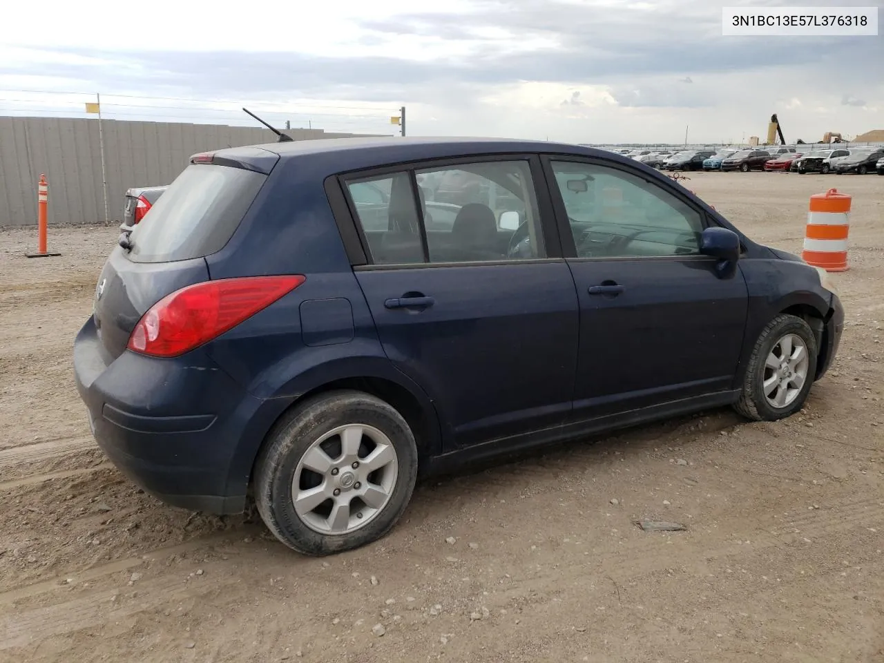 2007 Nissan Versa S VIN: 3N1BC13E57L376318 Lot: 71350224