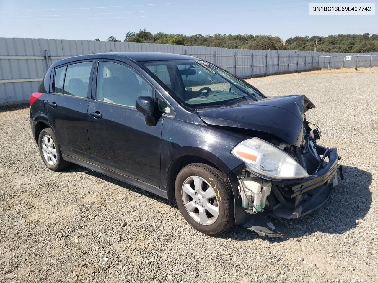 2009 Nissan Versa S VIN: 3N1BC13E69L407742 Lot: 68697244