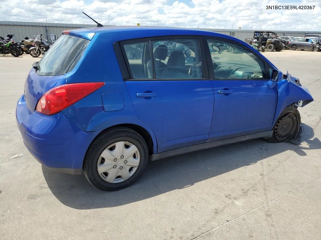 2009 Nissan Versa S VIN: 3N1BC13E59L420367 Lot: 69433374