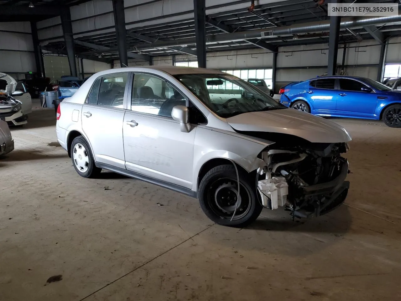 2009 Nissan Versa S VIN: 3N1BC11E79L352916 Lot: 72369534