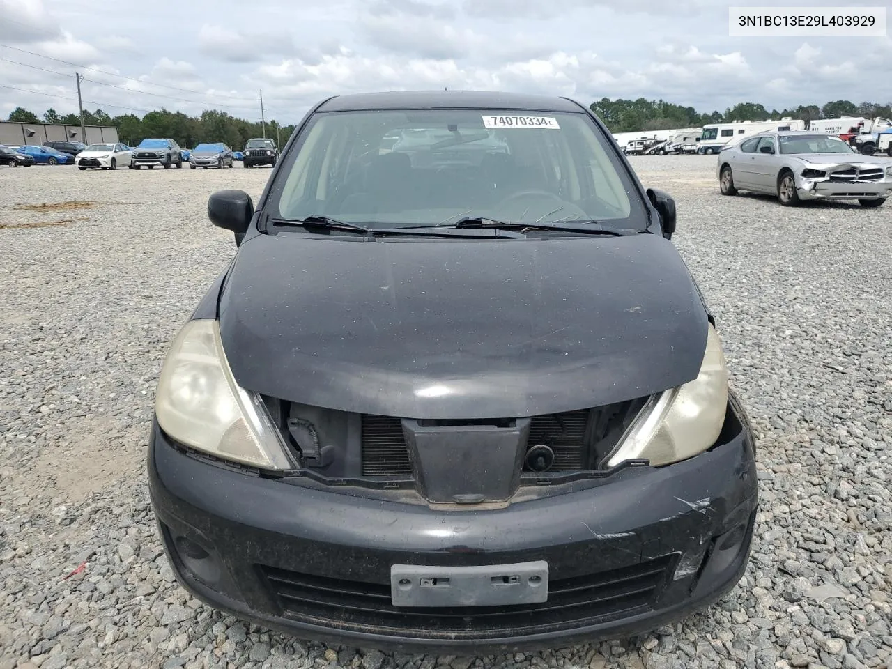 2009 Nissan Versa S VIN: 3N1BC13E29L403929 Lot: 74070334