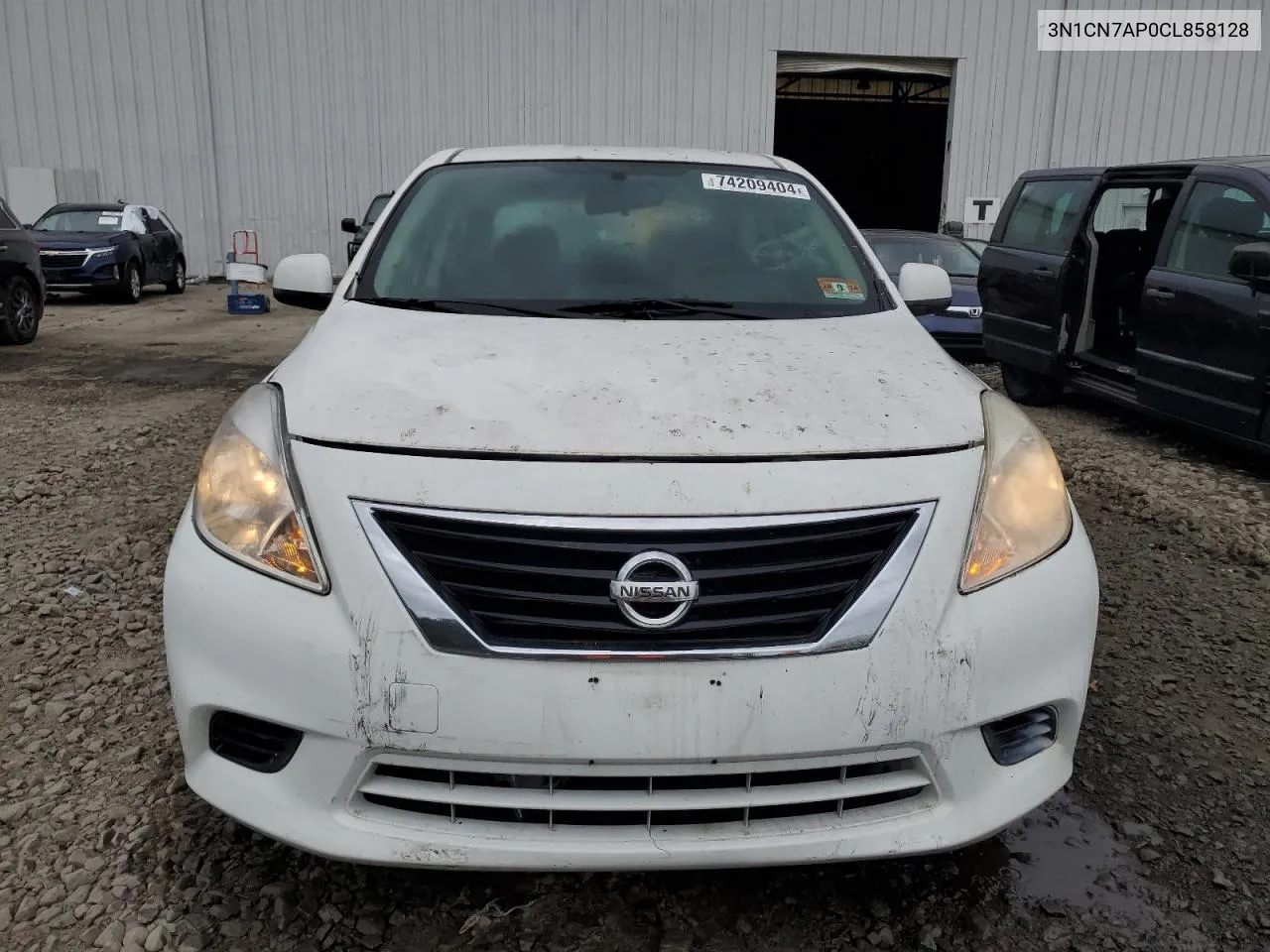 2012 Nissan Versa S VIN: 3N1CN7AP0CL858128 Lot: 74209404