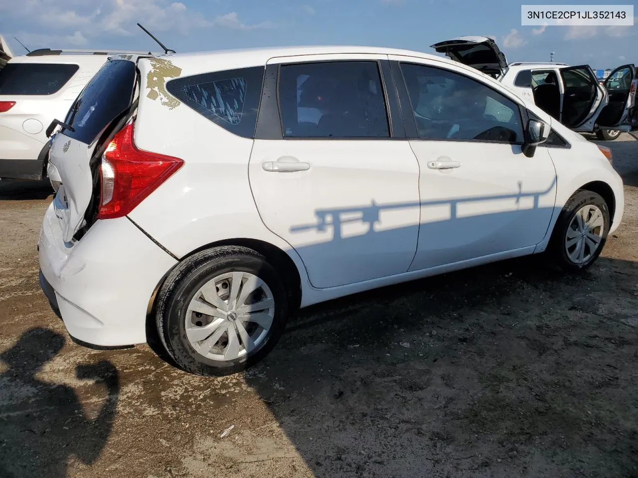 3N1CE2CP1JL352143 2018 Nissan Versa Note S