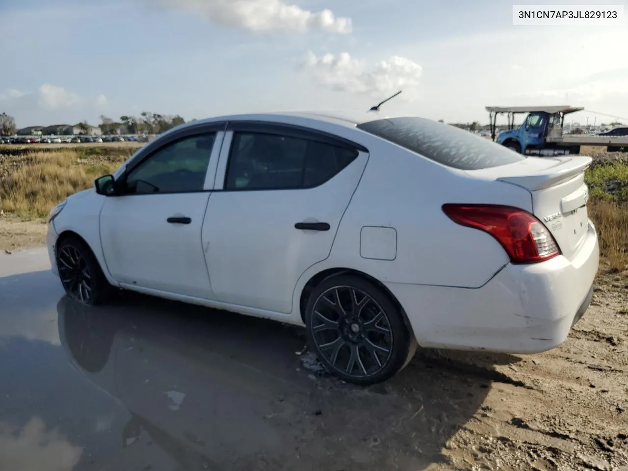 2018 Nissan Versa S VIN: 3N1CN7AP3JL829123 Lot: 73497784