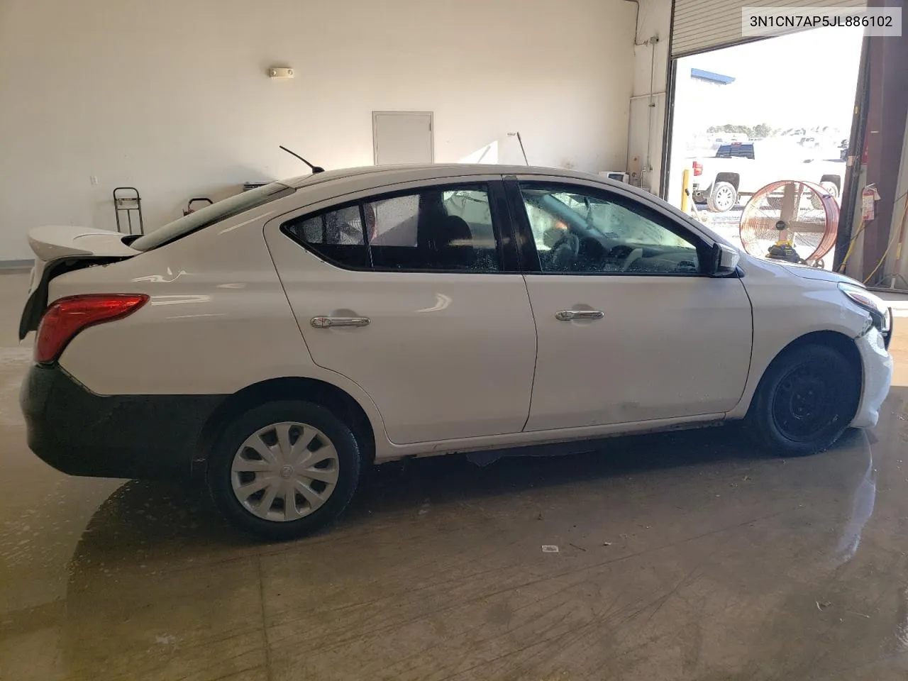 2018 Nissan Versa S VIN: 3N1CN7AP5JL886102 Lot: 75396234