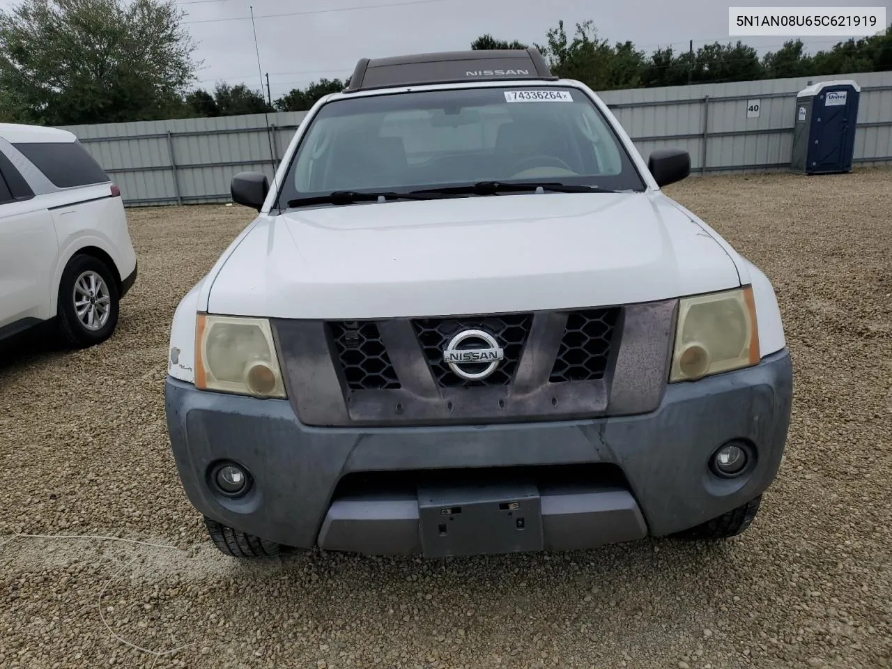 2005 Nissan Xterra Off Road VIN: 5N1AN08U65C621919 Lot: 74336264