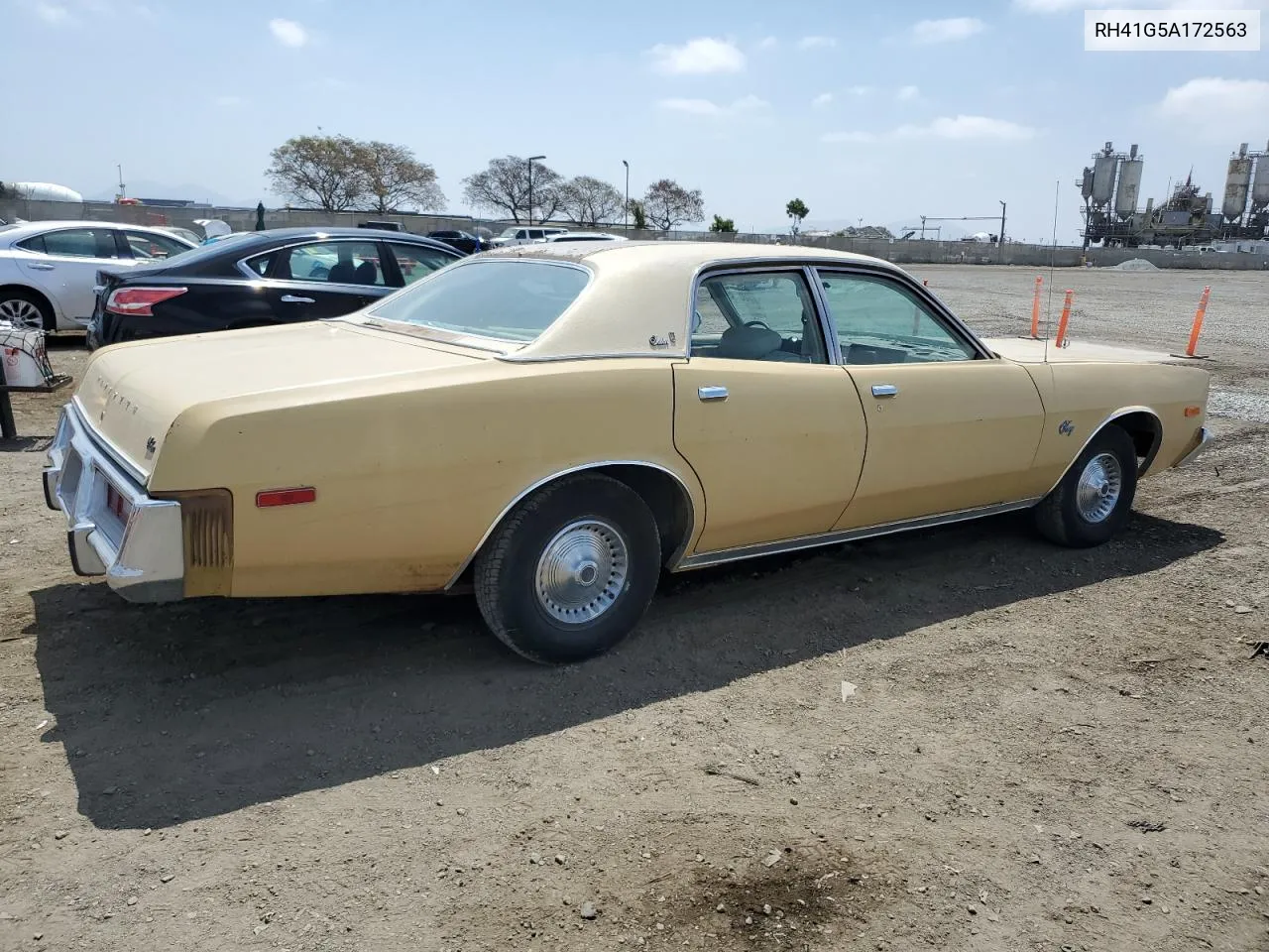 1975 Plymouth Fury VIN: RH41G5A172563 Lot: 54400404