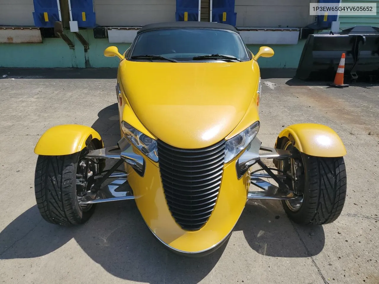 2000 Plymouth Prowler VIN: 1P3EW65G4YV605652 Lot: 61837594