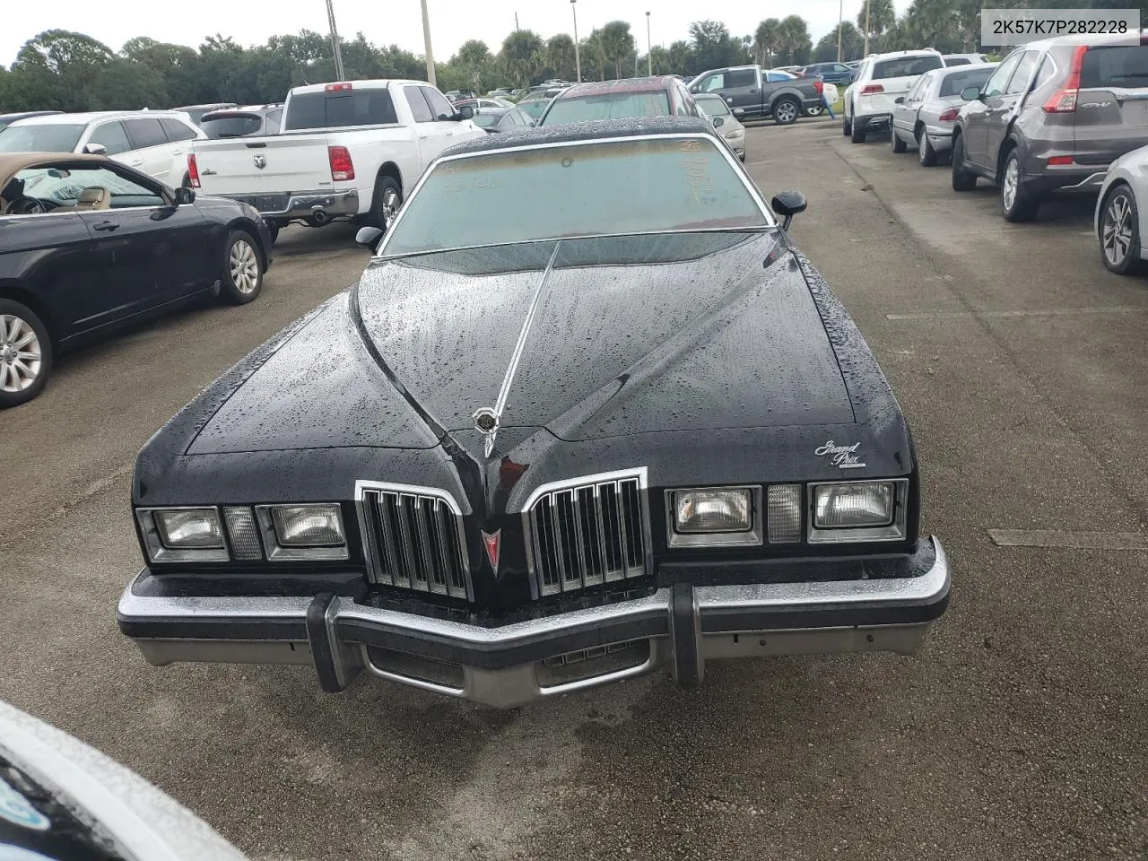 2K57K7P282228 1977 Pontiac Gran Prix