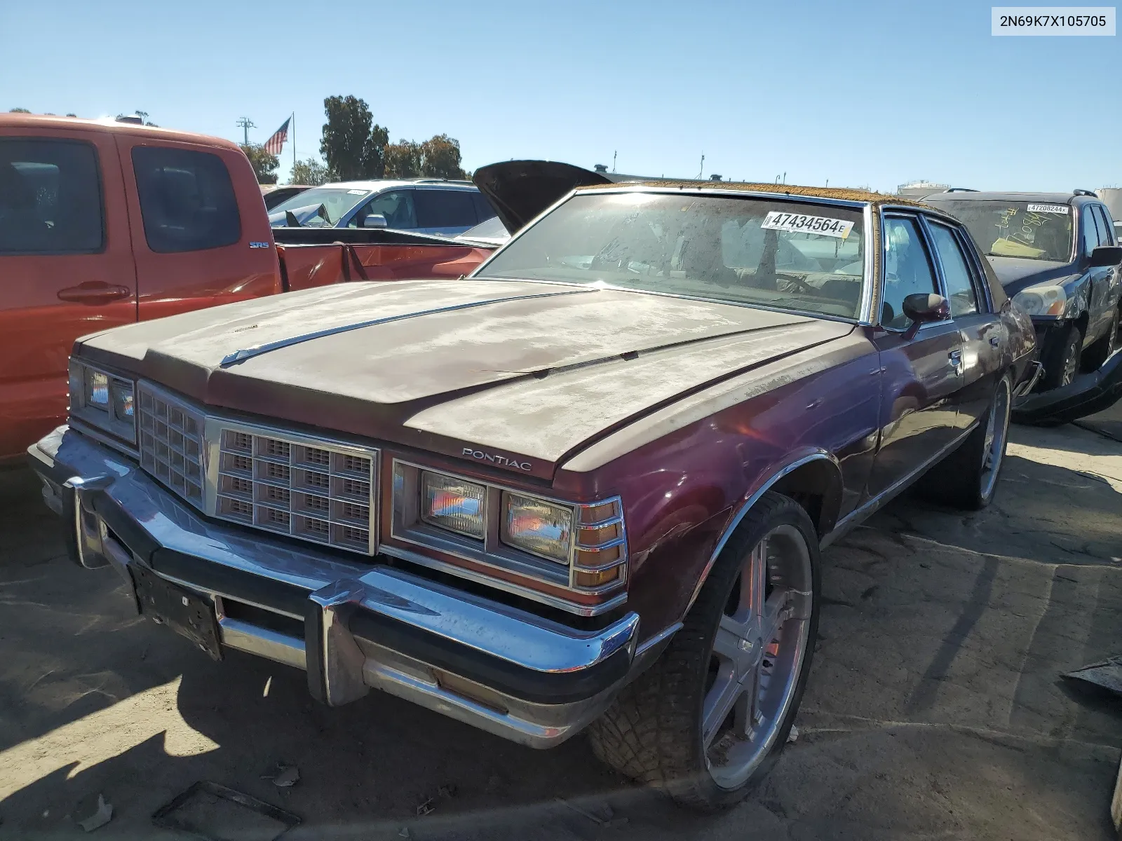 2N69K7X105705 1977 Pontiac Bonneville