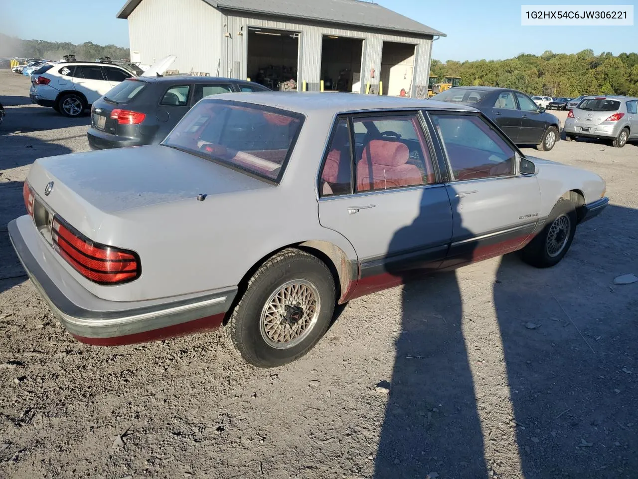 1G2HX54C6JW306221 1988 Pontiac Bonneville Le