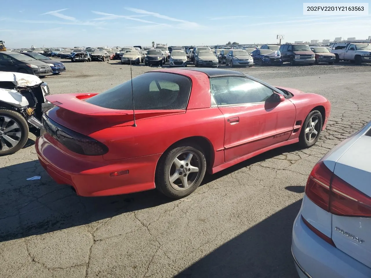 2000 Pontiac Firebird Formula VIN: 2G2FV22G1Y2163563 Lot: 70878204