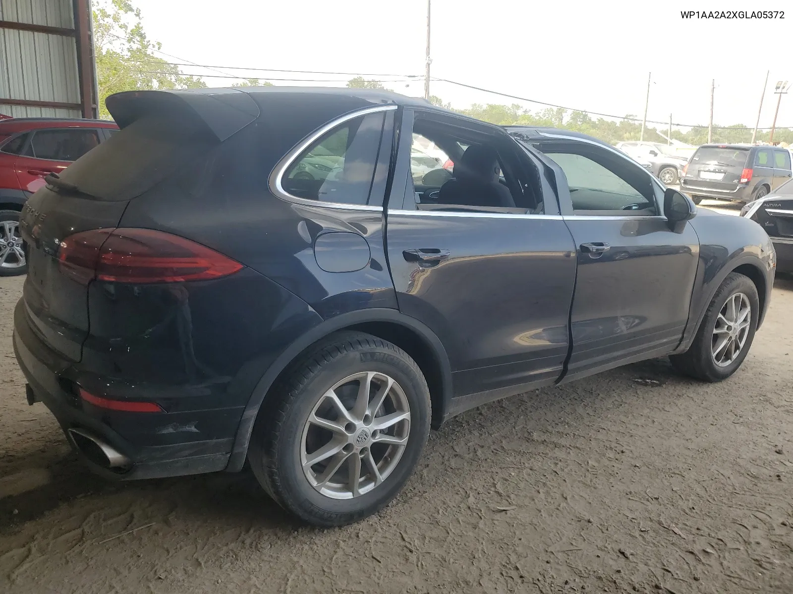 WP1AA2A2XGLA05372 2016 Porsche Cayenne