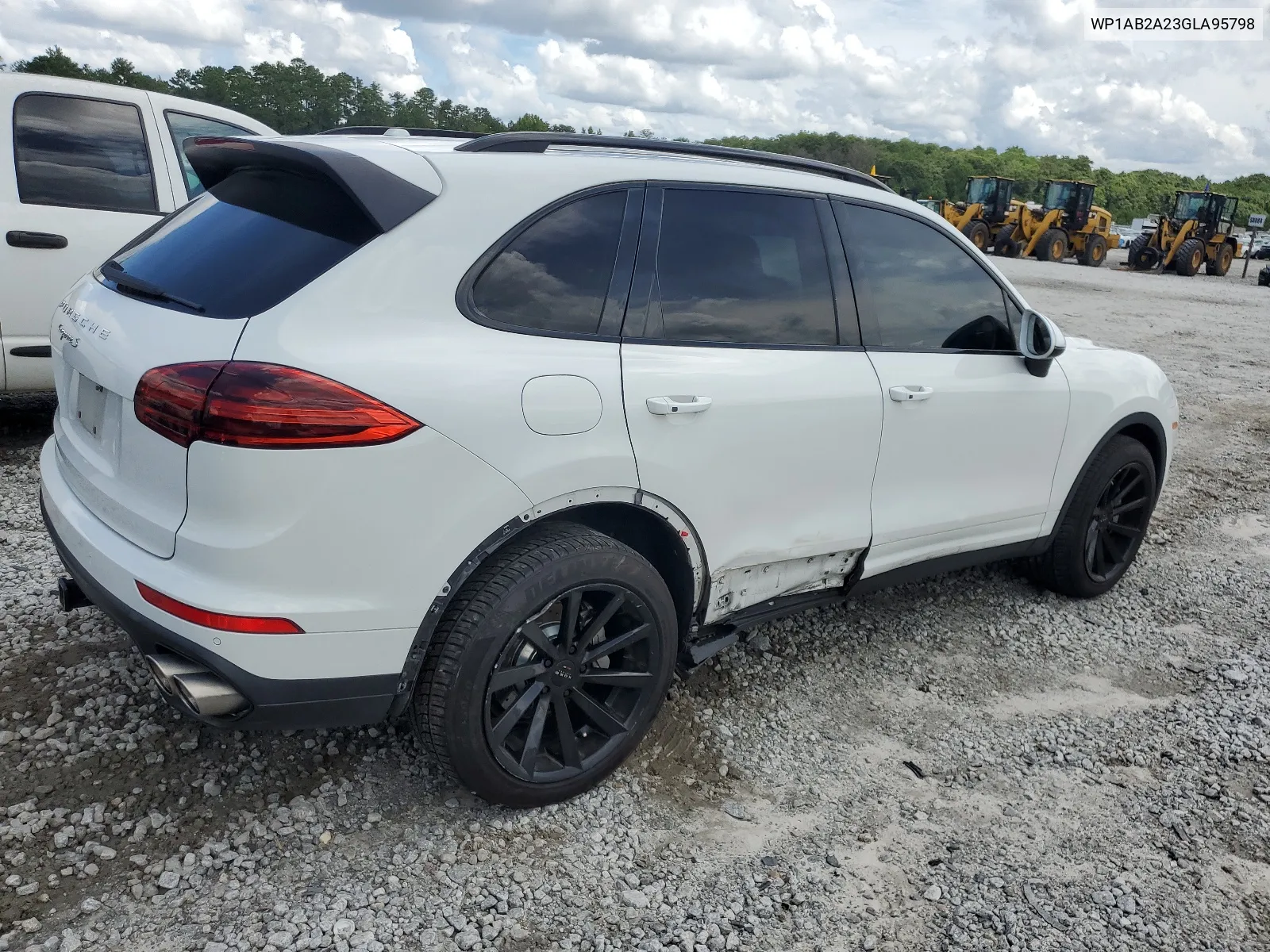 WP1AB2A23GLA95798 2016 Porsche Cayenne S