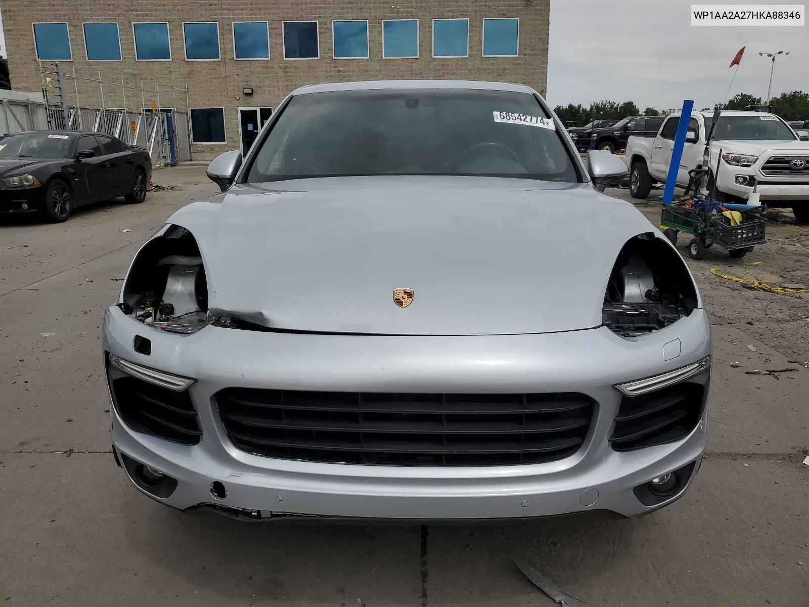 WP1AA2A27HKA88346 2017 Porsche Cayenne