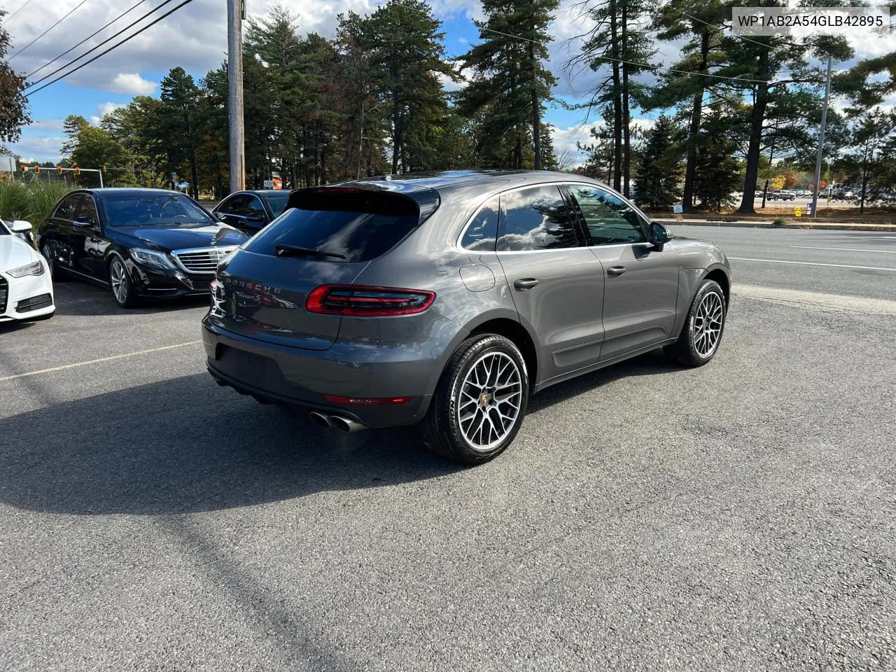 2016 Porsche Macan S VIN: WP1AB2A54GLB42895 Lot: 75716684