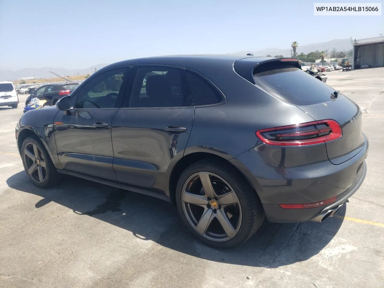 WP1AB2A54HLB15066 2017 Porsche Macan S