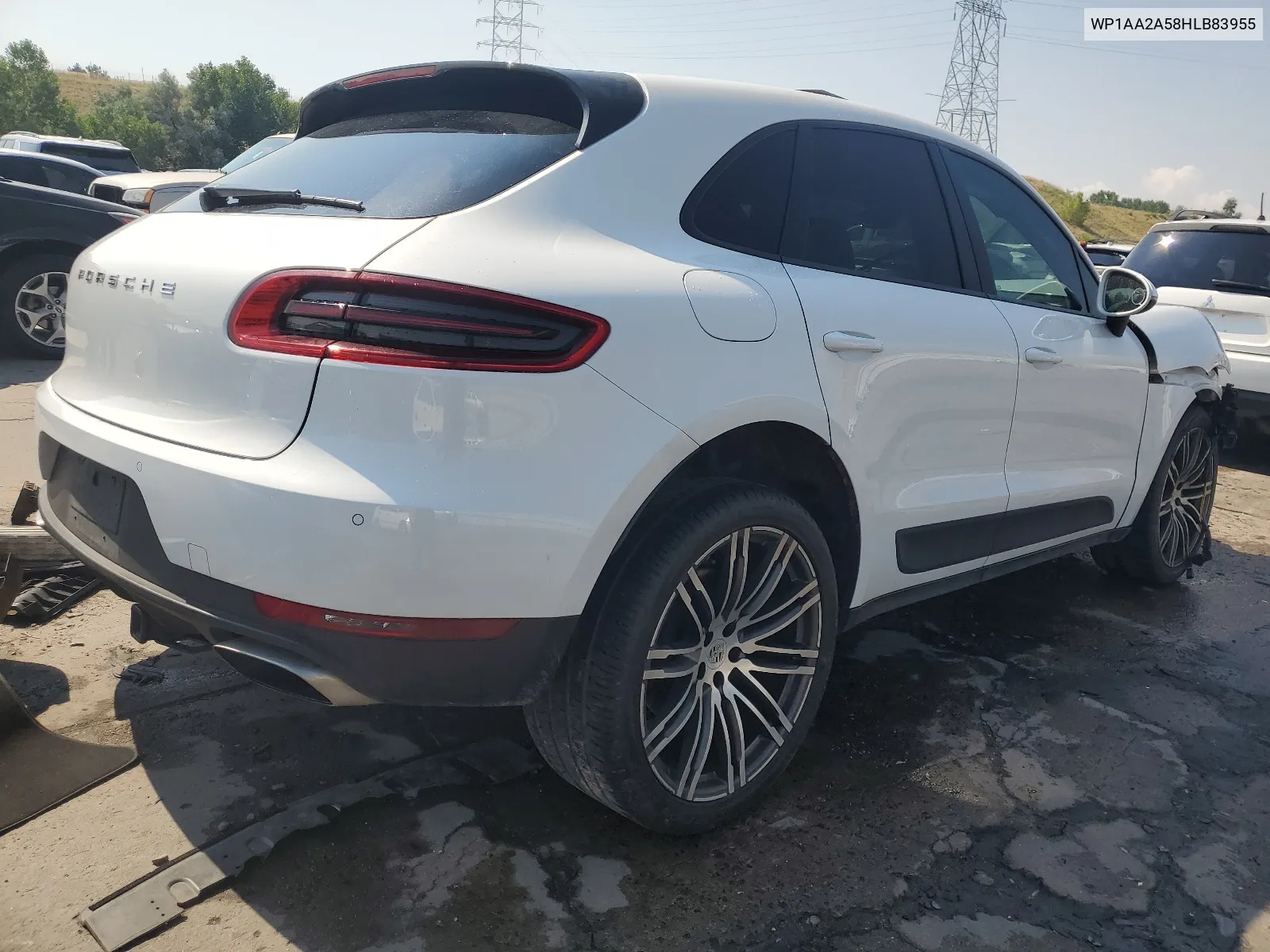 WP1AA2A58HLB83955 2017 Porsche Macan