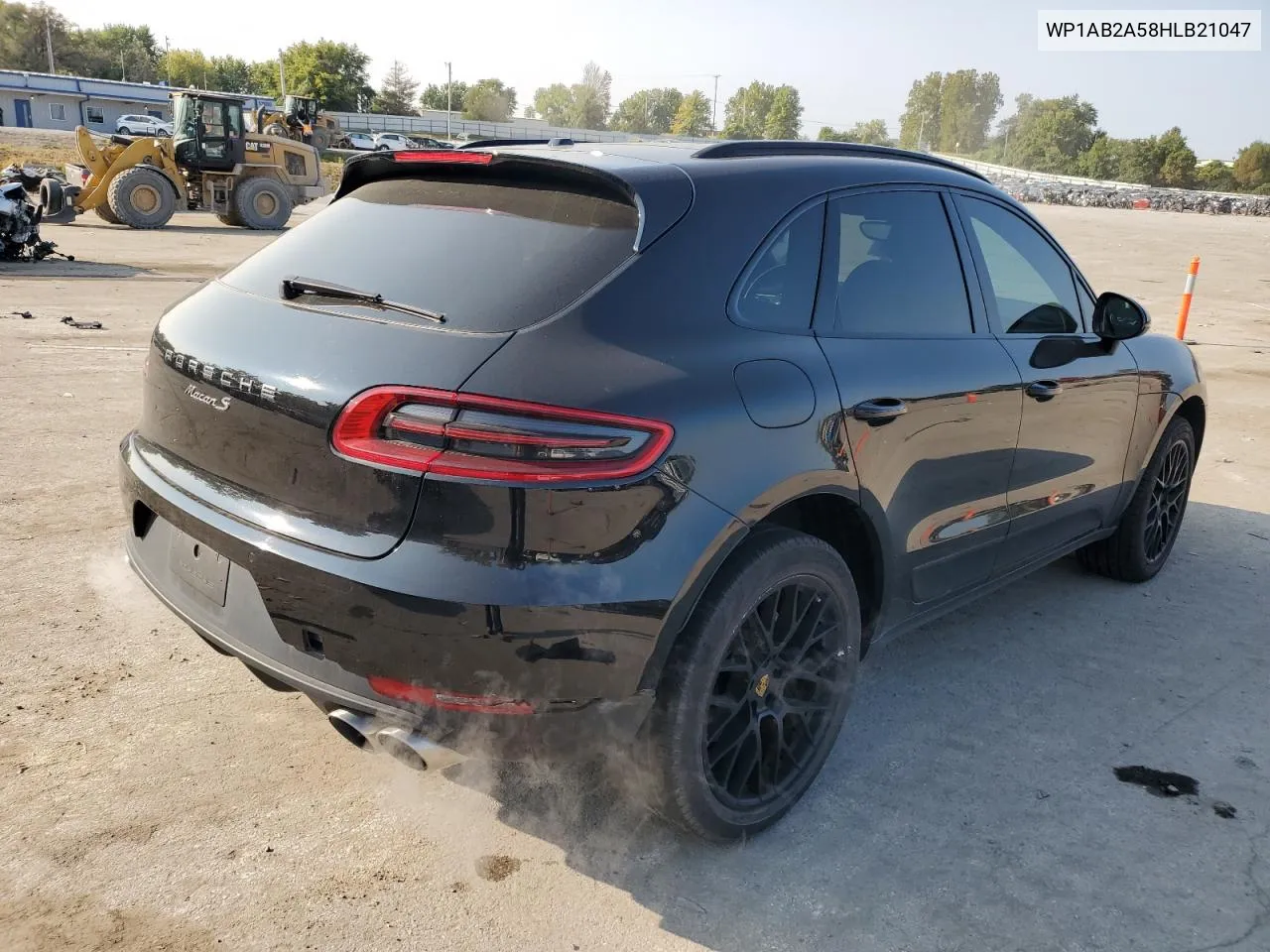 2017 Porsche Macan S VIN: WP1AB2A58HLB21047 Lot: 71100004