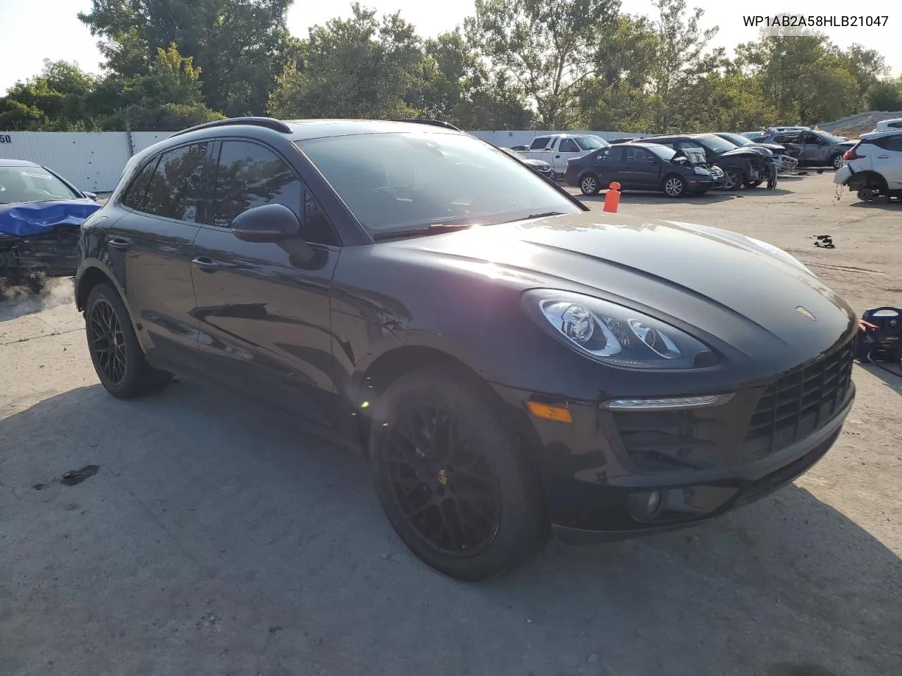 2017 Porsche Macan S VIN: WP1AB2A58HLB21047 Lot: 71100004