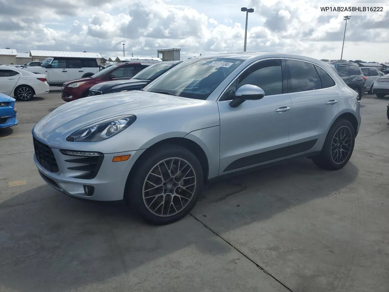 2017 Porsche Macan S VIN: WP1AB2A58HLB16222 Lot: 74435134