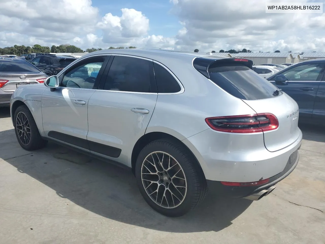 2017 Porsche Macan S VIN: WP1AB2A58HLB16222 Lot: 74435134