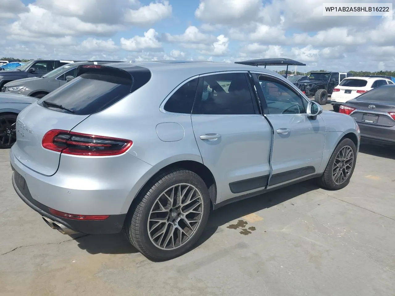 2017 Porsche Macan S VIN: WP1AB2A58HLB16222 Lot: 74435134