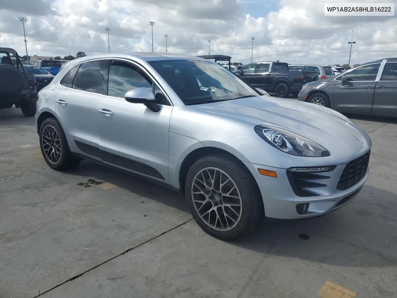 2017 Porsche Macan S VIN: WP1AB2A58HLB16222 Lot: 74435134