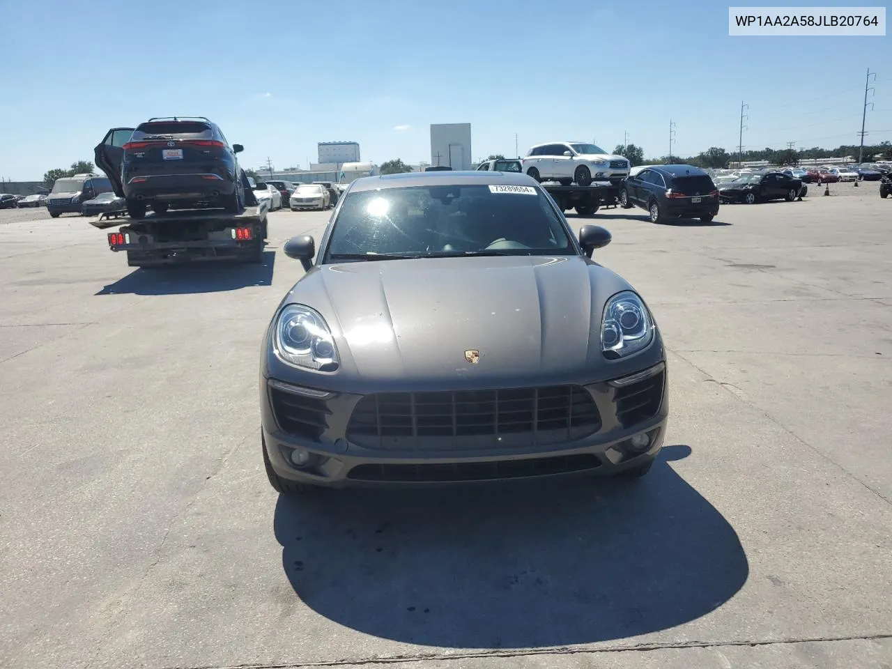 WP1AA2A58JLB20764 2018 Porsche Macan