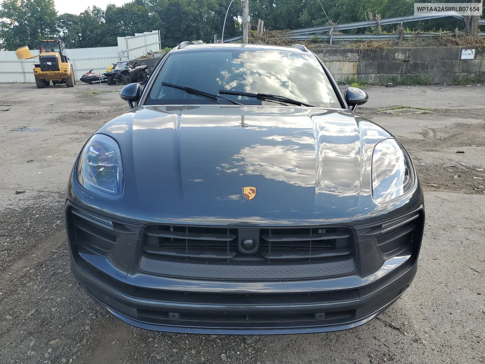 2024 Porsche Macan Base VIN: WP1AA2A58RLB07654 Lot: 63053704