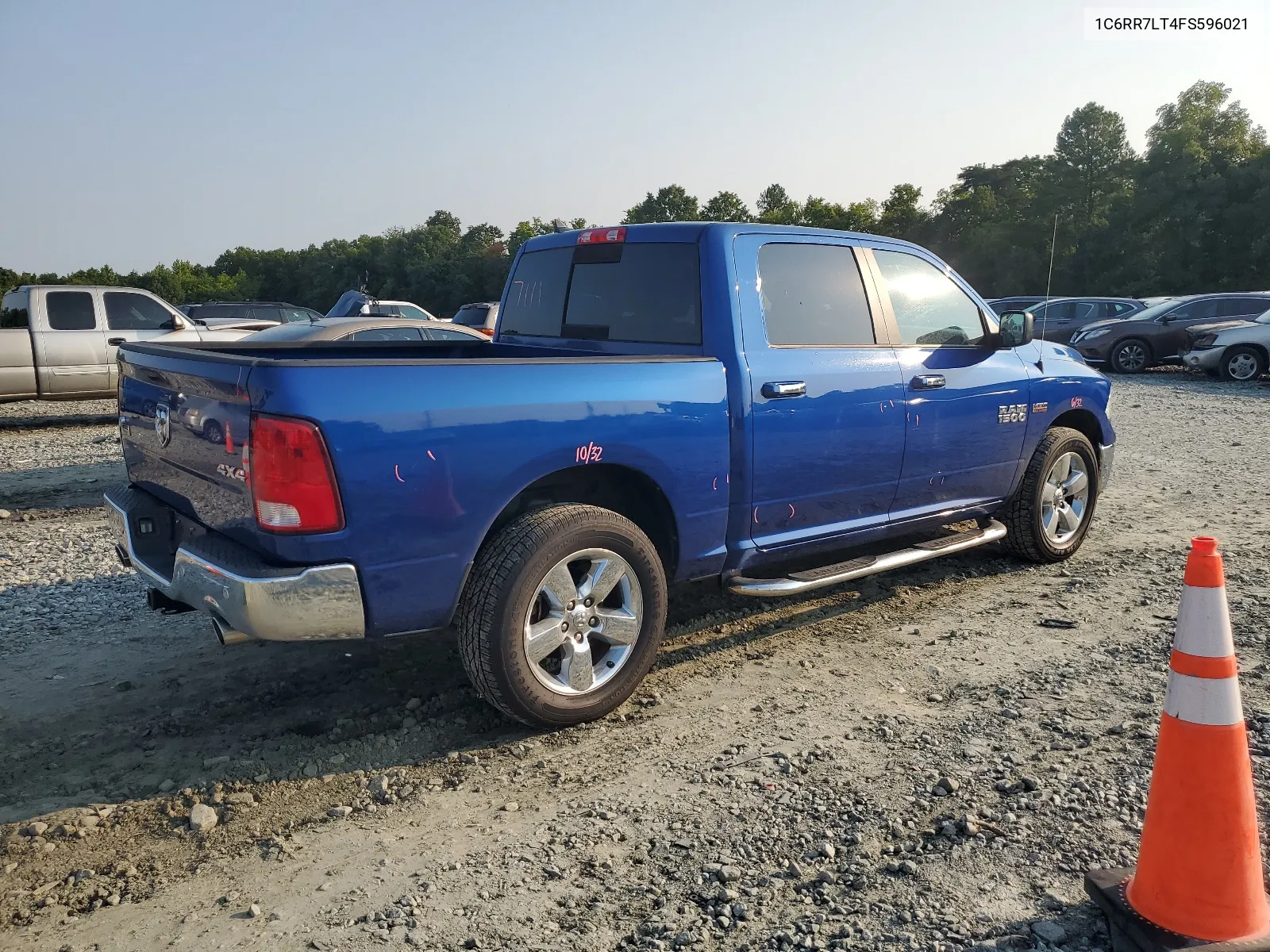 1C6RR7LT4FS596021 2015 Ram 1500 Slt